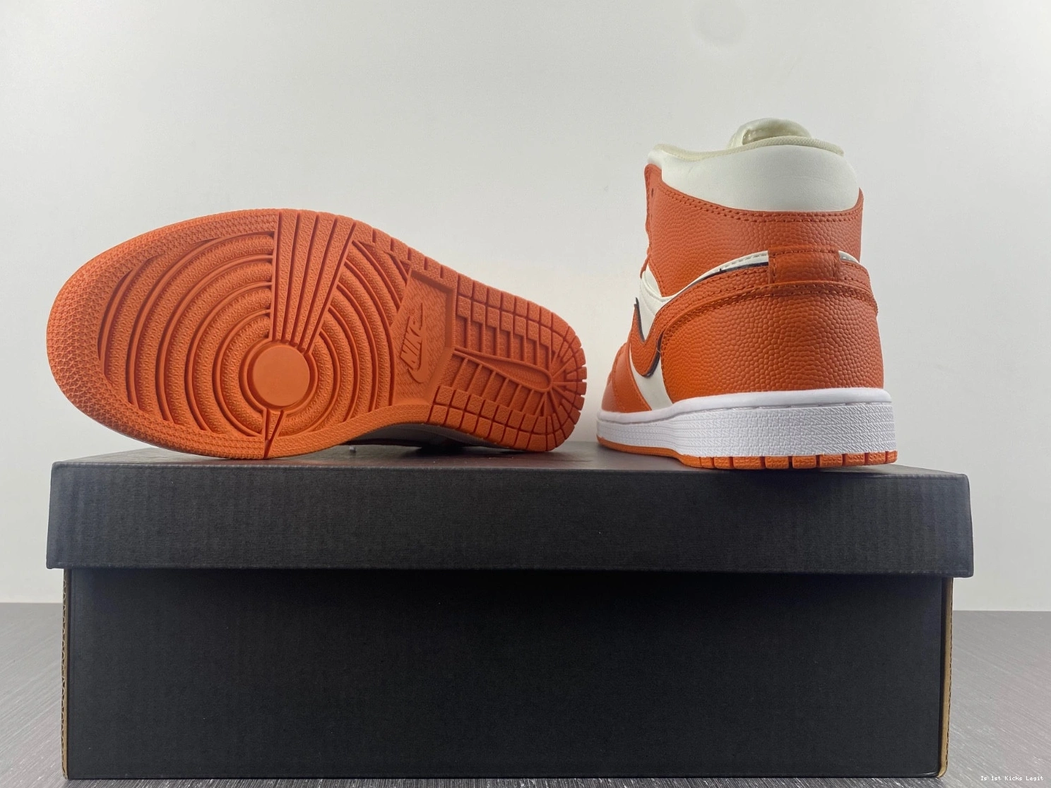 Sport Air Jordan Mid SE 1 DV1302-100 Spice 0422